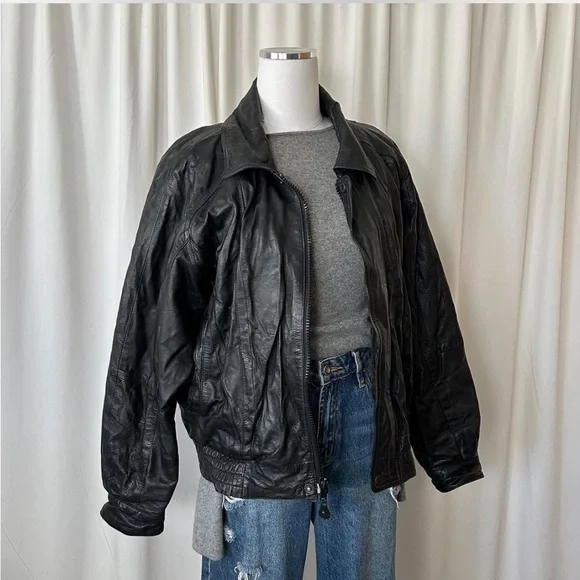 Vintage Pierre Cardin leather bomber jacket with a distressed look Medium. - Picture 3 of 8